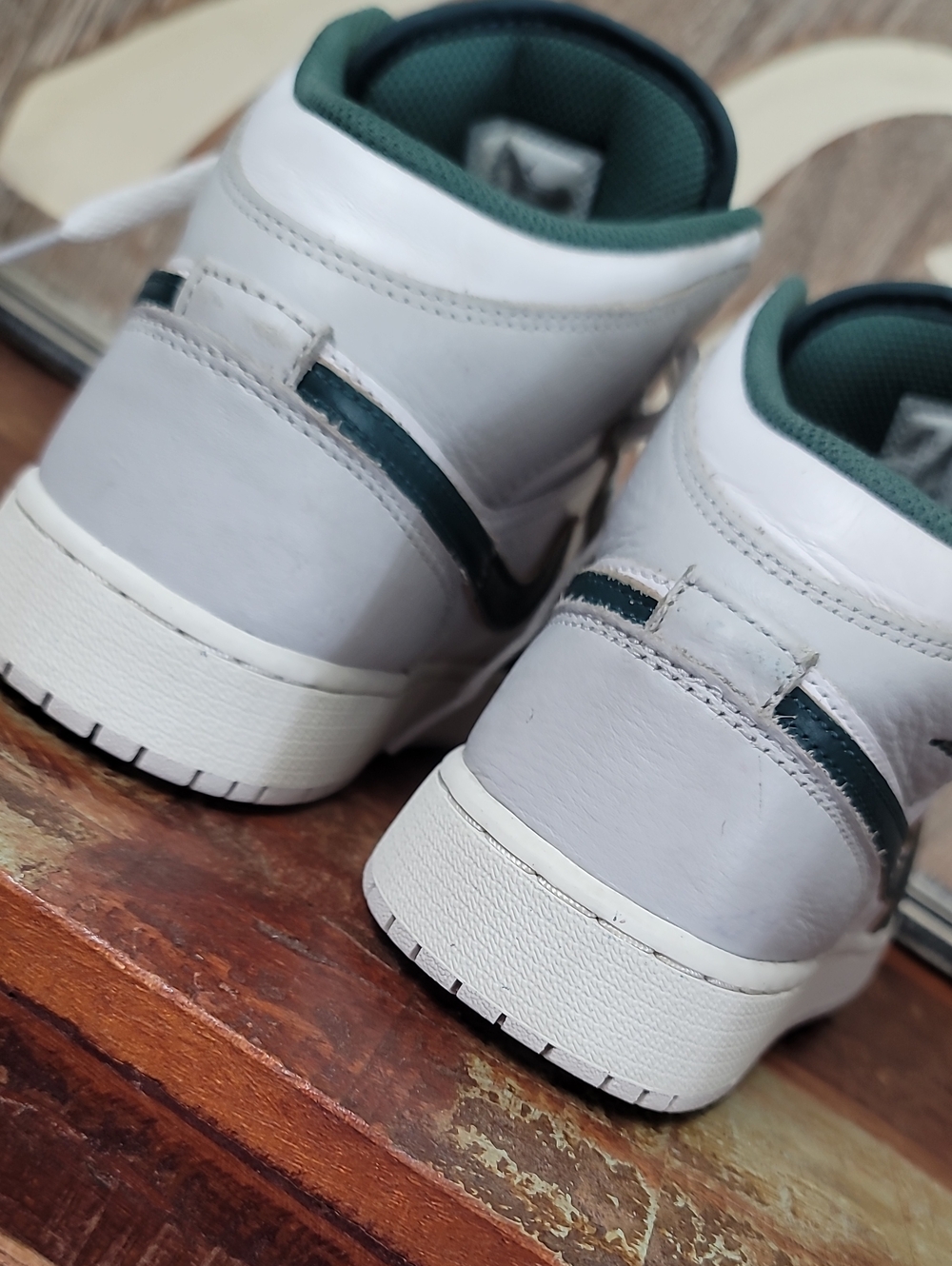 Nike Air Jordan 1 Mid SE 'Oxidized Green' Wmns 8 Good Condition Fast Shipping - Picture 15 of 15